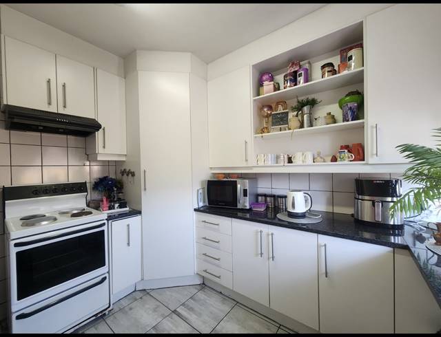 2 BEDROOM TOWNHOUSE FOR SALE IN THREE RIVERS
